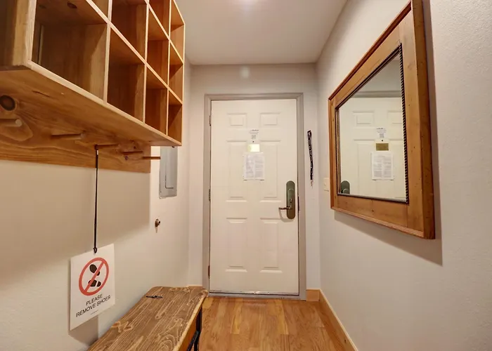 Woods 21 Townhome Apartment